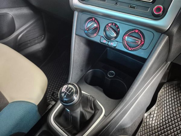 2021-Volkswagen-Polo-Vivo-14-Mswenko-5-dr image:11