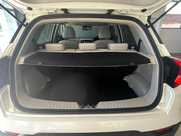 2021-Mahindra-XUV-300-15D-W8 image:15