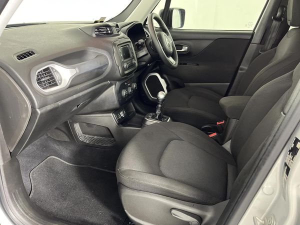 2022-Jeep-Renegade-14-TJet-Sport image:8