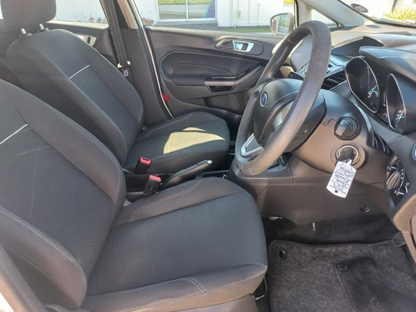 2017-Ford-Fiesta-10-EcoBoost-Trend-5-dr image:9