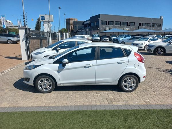 2017-Ford-Fiesta-10-EcoBoost-Trend-5-dr image:3