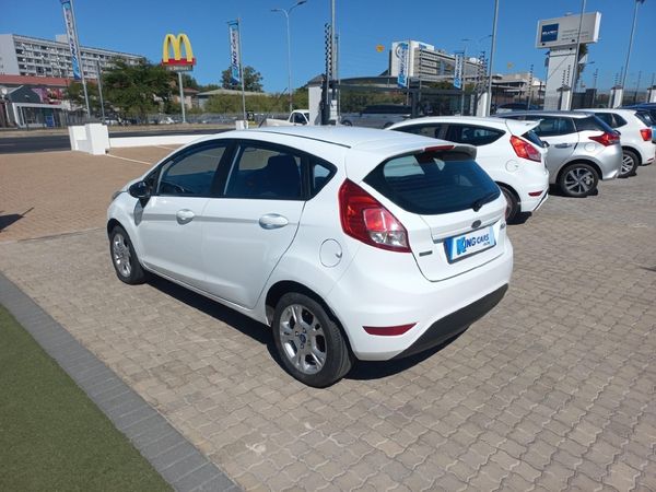 2017-Ford-Fiesta-10-EcoBoost-Trend-5-dr image:4