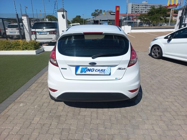 2017-Ford-Fiesta-10-EcoBoost-Trend-5-dr image:5