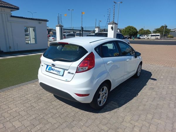 2017-Ford-Fiesta-10-EcoBoost-Trend-5-dr image:6