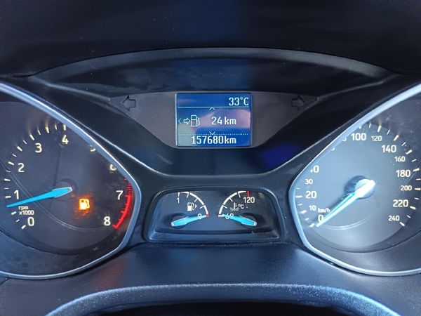 2018-Ford-Focus-10-EcoBoost-Ambiente image:12