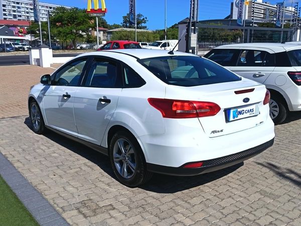 2018-Ford-Focus-10-EcoBoost-Ambiente image:4