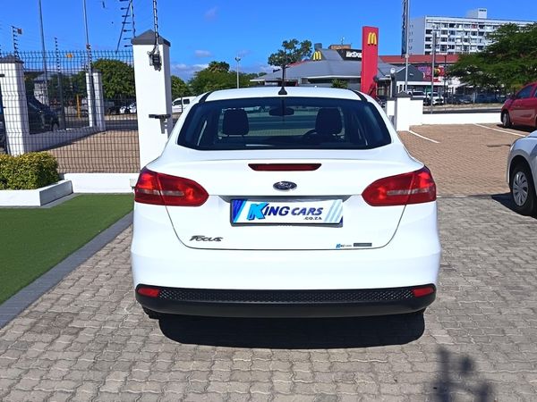 2018-Ford-Focus-10-EcoBoost-Ambiente image:5