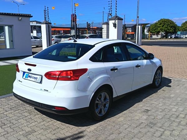 2018-Ford-Focus-10-EcoBoost-Ambiente image:6