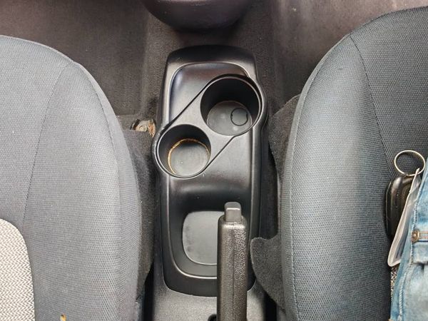2010-Hyundai-i10-12-GLS-Auto image:9