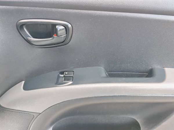 2010-Hyundai-i10-12-GLS-Auto image:12