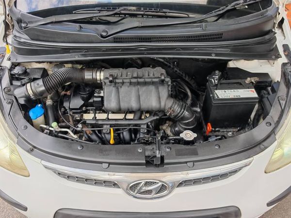 2010-Hyundai-i10-12-GLS-Auto image:13