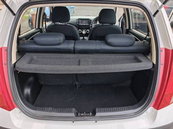 2010-Hyundai-i10-12-GLS-Auto image:15