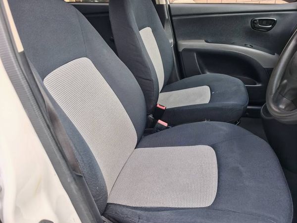 2010-Hyundai-i10-12-GLS-Auto image:6