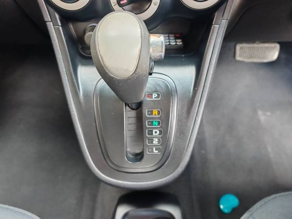 2010-Hyundai-i10-12-GLS-Auto image:8