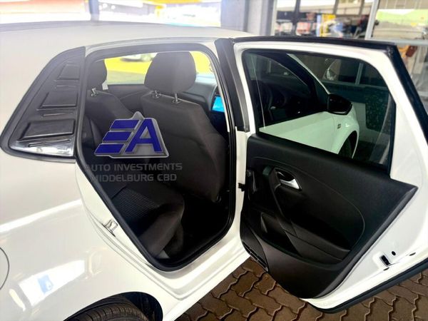 2022-Volkswagen-Polo-Vivo-16-Comfortline-Auto-5-dr image:13