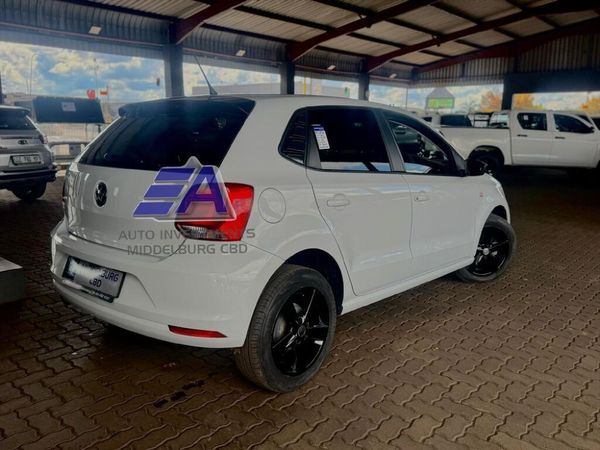 2022-Volkswagen-Polo-Vivo-16-Comfortline-Auto-5-dr image:1