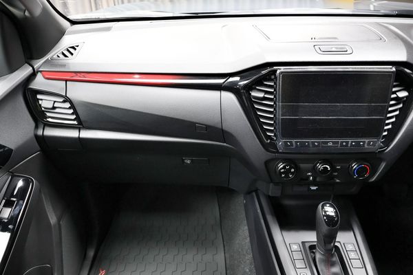 2026-Isuzu-D-Max-19-DDI-HR-X-Rider-Auto-Double-Cab image:11