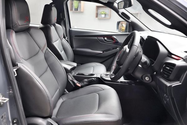 2026-Isuzu-D-Max-19-DDI-HR-X-Rider-Auto-Double-Cab image:14
