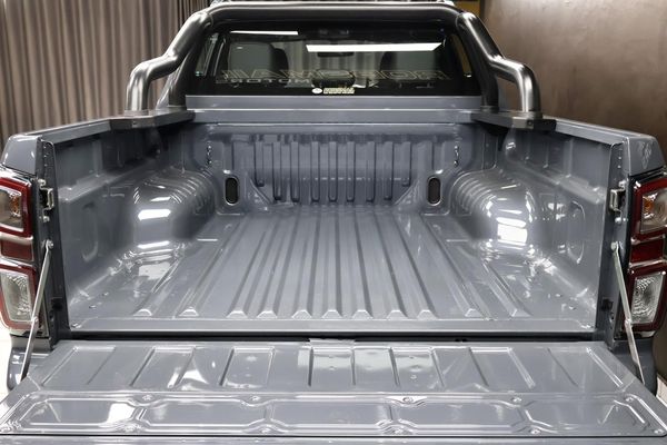 2026-Isuzu-D-Max-19-DDI-HR-X-Rider-Auto-Double-Cab image:5