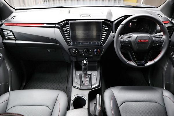 2026-Isuzu-D-Max-19-DDI-HR-X-Rider-Auto-Double-Cab image:6