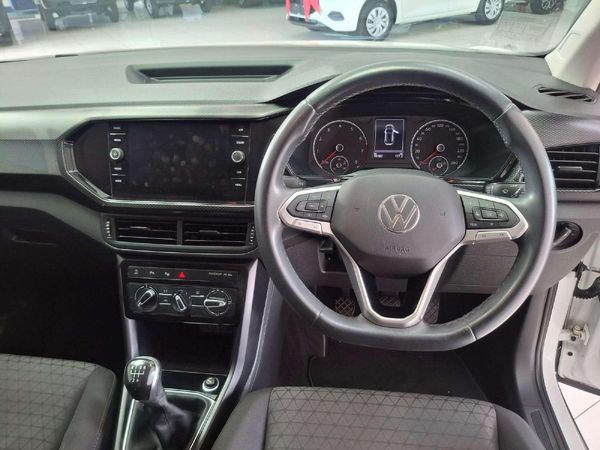 2022-Volkswagen-T-Cross-10-TSI-Comfortline image:9