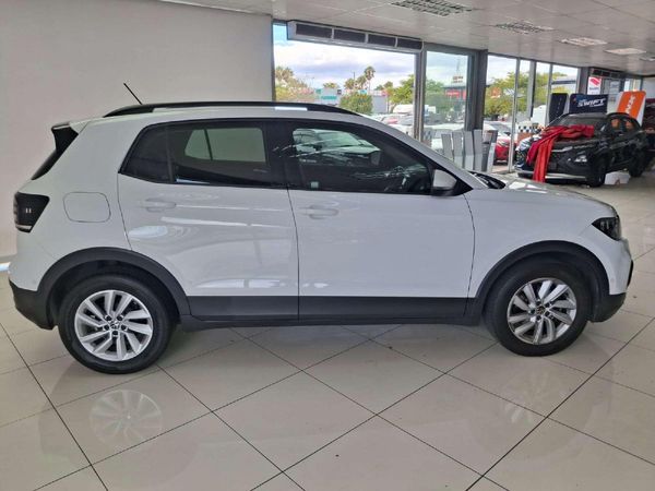 2022-Volkswagen-T-Cross-10-TSI-Comfortline image:1