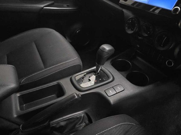 2025-Toyota-Hilux-24-GD-6-Raider-4x4-Auto-Double-Cab image:10