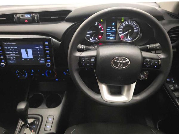 2025-Toyota-Hilux-24-GD-6-Raider-4x4-Auto-Double-Cab image:12