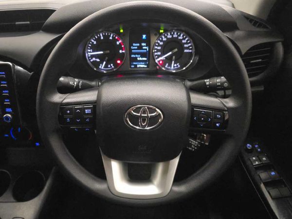 2025-Toyota-Hilux-24-GD-6-Raider-4x4-Auto-Double-Cab image:13