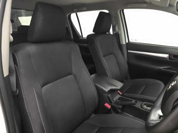 2025-Toyota-Hilux-24-GD-6-Raider-4x4-Auto-Double-Cab image:14