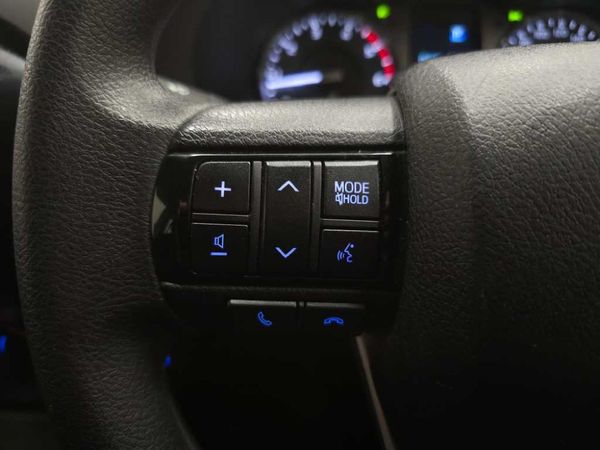 2025-Toyota-Hilux-24-GD-6-Raider-4x4-Auto-Double-Cab image:26
