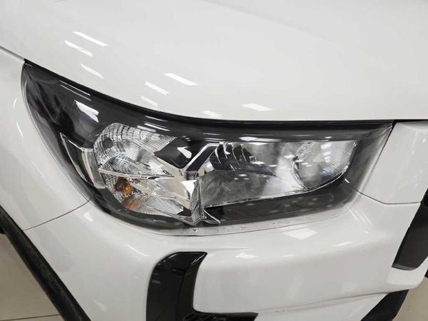 2025-Toyota-Hilux-24-GD-6-Raider-4x4-Auto-Double-Cab image:28
