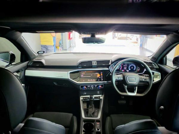 2025-Audi-Q3-Sportback-20-TFSI-quattro-Auto-S-Line-40-TFSI image:9