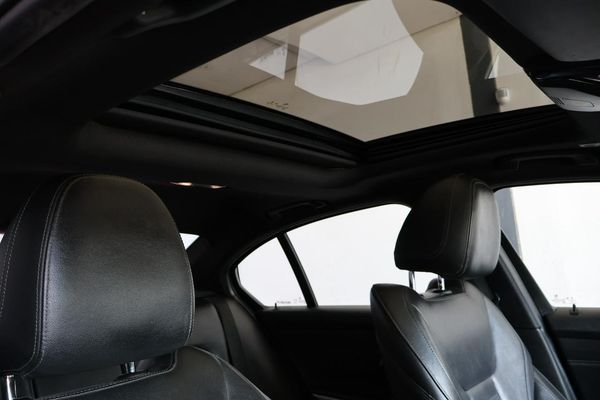 2021-BMW-3-Series-320i-M-Sport image:12