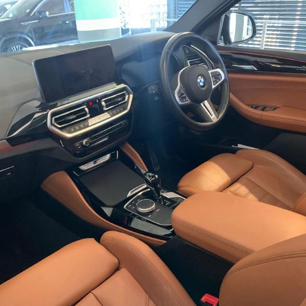 2023-BMW-X4-M40i image:12
