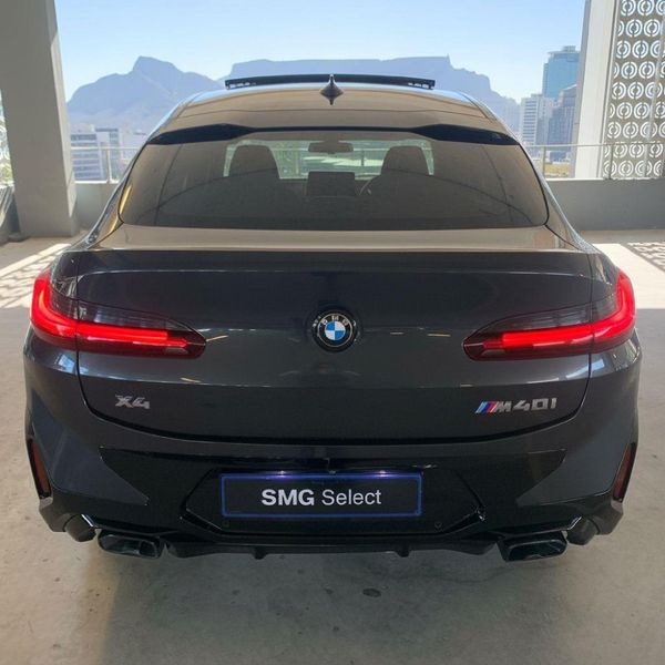 2023-BMW-X4-M40i image:18