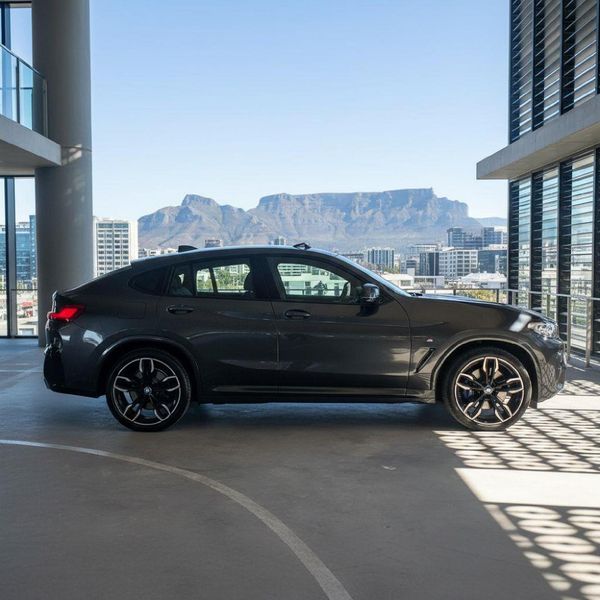 2023-BMW-X4-M40i image:7