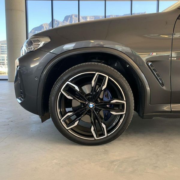 2023-BMW-X4-M40i image:8