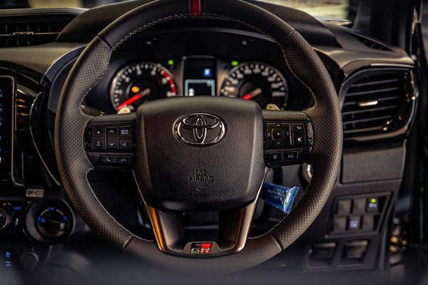 2026-Toyota-Hilux-28GD-6-GR-Sport-Double-Cab-4x4 image:11