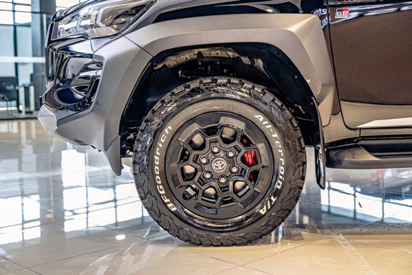 2026-Toyota-Hilux-28GD-6-GR-Sport-Double-Cab-4x4 image:3