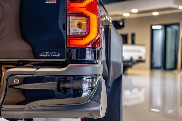 2026-Toyota-Hilux-28GD-6-GR-Sport-Double-Cab-4x4 image:6