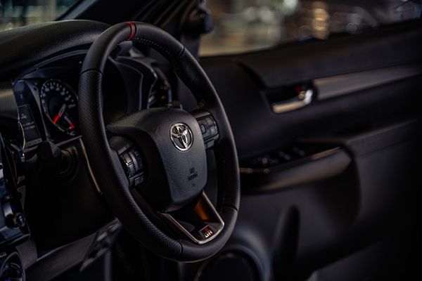 2026-Toyota-Hilux-28GD-6-GR-Sport-Double-Cab-4x4 image:8