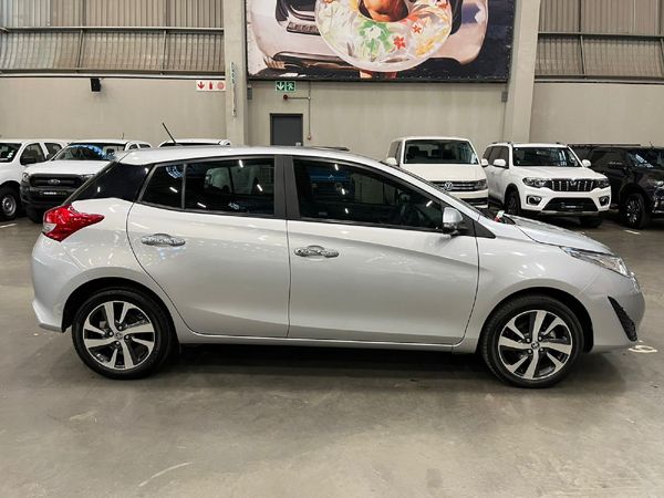 2020-Toyota-Yaris-15-XS-Auto-5-dr image:7