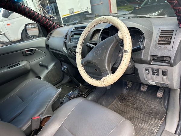 2008-Toyota-Hilux-20-VVTi-Single-Cab image:6