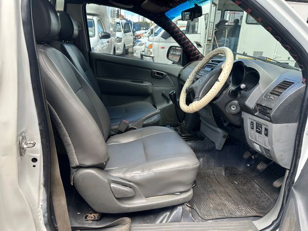 2008-Toyota-Hilux-20-VVTi-Single-Cab image:7