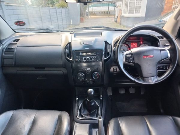 2019-Isuzu-KB-250-D-Teq-HO-X-Rider-Double-Cab image:3