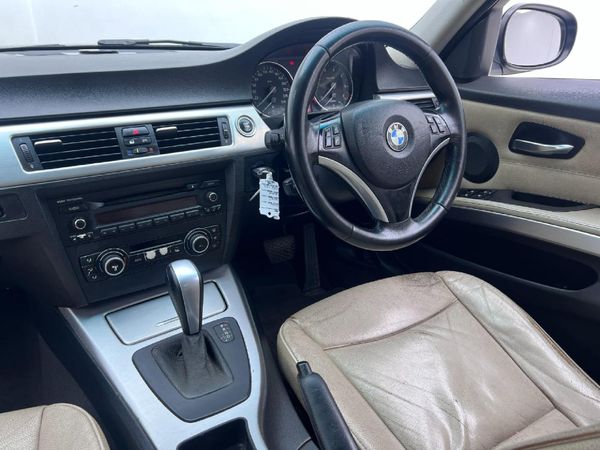 2009-BMW-3-Series-323i-Innovation-Auto image:7
