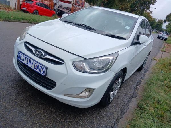 2013-Hyundai-Accent-16-GLS-Fluid-Auto image:1