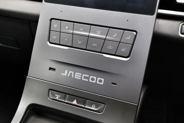 2026-Jaecoo-J5-15T-Core image:12