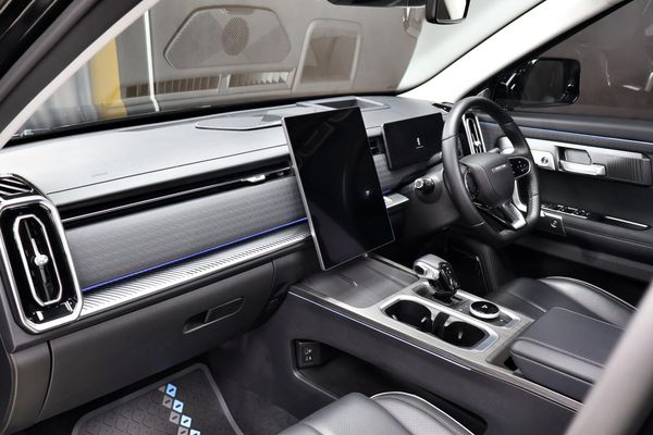 2024-Jaecoo-J7-16T-Inferno-AWD image:10